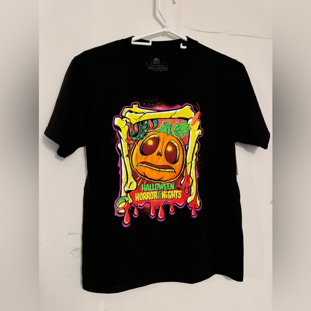 ❤️sold♥️ Halloween horror nights lil boo pumpkin shirt youth L universal studios
